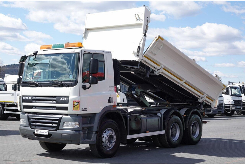 DAF CF 85.410 / 6X4 / WYWROTKA 2 STR / BORDMATIC / HYDROBURTA / MANU - 翻斗车:图1 DAF CF 85.410 / 6X4 / WYWROTKA 2 STR / BORDMATIC / HYDROBURTA / MANU - 翻斗车:图1