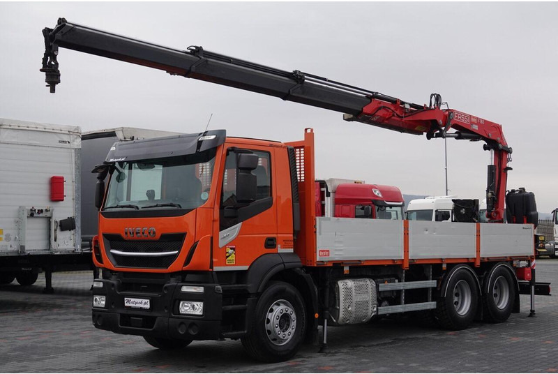 Iveco 420 - 栏板式/ 平板卡车, 起重车:图1 Iveco 420 - 栏板式/ 平板卡车, 起重车:图1