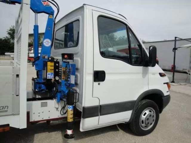 Iveco Daily 35C11 - flatbed+crane - 栏板式/ 平板卡车, 起重车:图5 Iveco Daily 35C11 - flatbed+crane - 栏板式/ 平板卡车, 起重车:图5