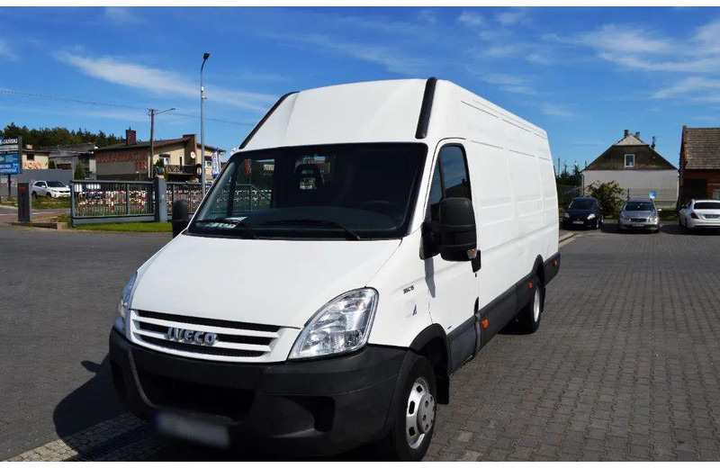 Iveco Daily 35C15 Furgon L4H3 Brygadówka 6-seater Doka Doubel Cabin - 小型巴士, 小型客车:图2 Iveco Daily 35C15 Furgon L4H3 Brygadówka 6-seater Doka Doubel Cabin - 小型巴士, 小型客车:图2