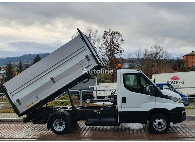 Iveco Daily 35c-14 3 way tipper BENZIN 租赁 Iveco Daily 35c-14 3 way tipper BENZIN:图7 Iveco Daily 35c-14 3 way tipper BENZIN 租赁 Iveco Daily 35c-14 3 way tipper BENZIN:图7