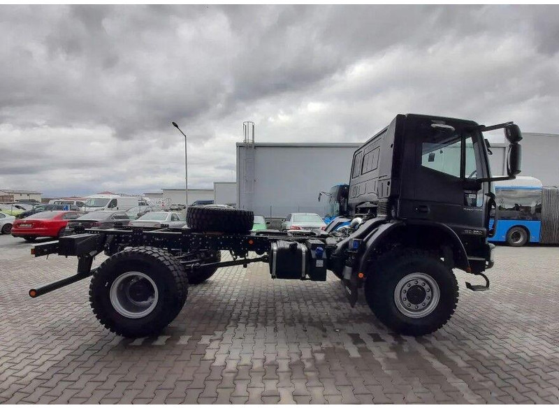 Iveco EuroCargo 4x4 ML150E28WS Chassis - 驾驶室底盘卡车:图4 Iveco EuroCargo 4x4 ML150E28WS Chassis - 驾驶室底盘卡车:图4