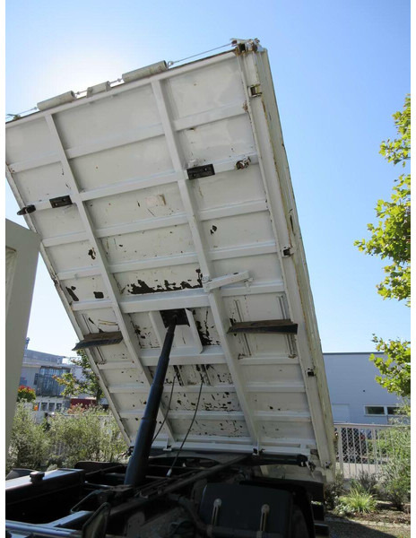 Iveco Eurocargo 120E25 - 3 way tipper - 翻斗车:图4 Iveco Eurocargo 120E25 - 3 way tipper - 翻斗车:图4