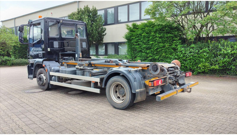 Iveco Eurocargo 120E25 - 栏板式/ 平板卡车, 起重车:图2 Iveco Eurocargo 120E25 - 栏板式/ 平板卡车, 起重车:图2