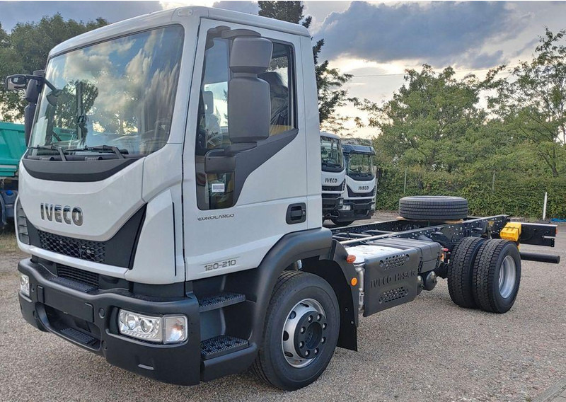 Iveco Eurocargo ML120E21 - 驾驶室底盘卡车:图1 Iveco Eurocargo ML120E21 - 驾驶室底盘卡车:图1