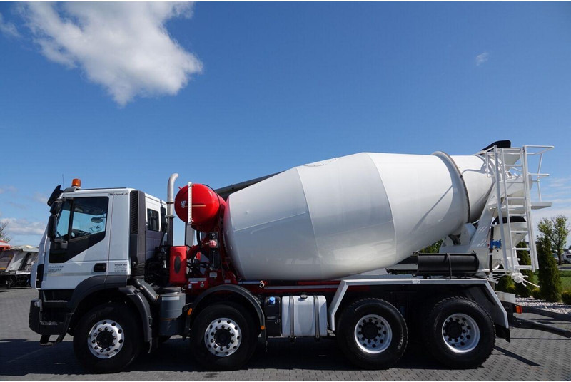 Iveco TRAKKER 410 / 8X4 / BETONOMIESZARKA 9 M3 / PUTZMEISTER / ALUFELG - 混凝土搅拌车:图3 Iveco TRAKKER 410 / 8X4 / BETONOMIESZARKA 9 M3 / PUTZMEISTER / ALUFELG - 混凝土搅拌车:图3