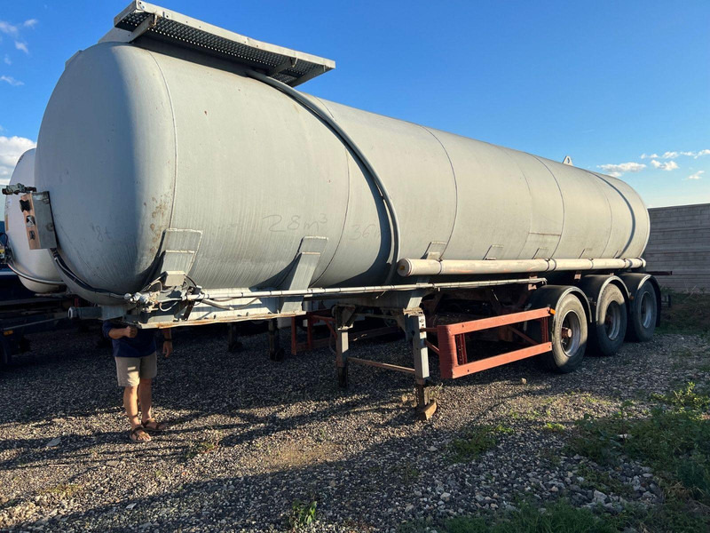Kaiser FEM-KER - 液罐半拖车:图1 Kaiser FEM-KER - 液罐半拖车:图1