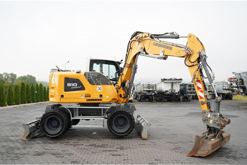 Liebherr 910 COMPACT LITRONIC / KOPARKA KOŁOWA / KLIMATYZACJA / KAMERA - 轮式挖掘机:图5 Liebherr 910 COMPACT LITRONIC / KOPARKA KOŁOWA / KLIMATYZACJA / KAMERA - 轮式挖掘机:图5