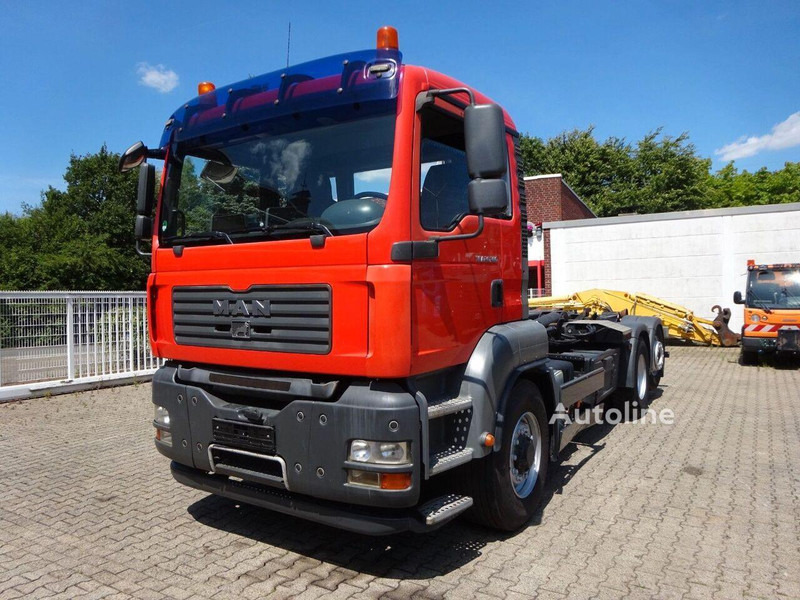 MAN TGA 26.360 - Hook lift truck 6x4 - 吊钩升降车, 起重车:图1 MAN TGA 26.360 - Hook lift truck 6x4 - 吊钩升降车, 起重车:图1