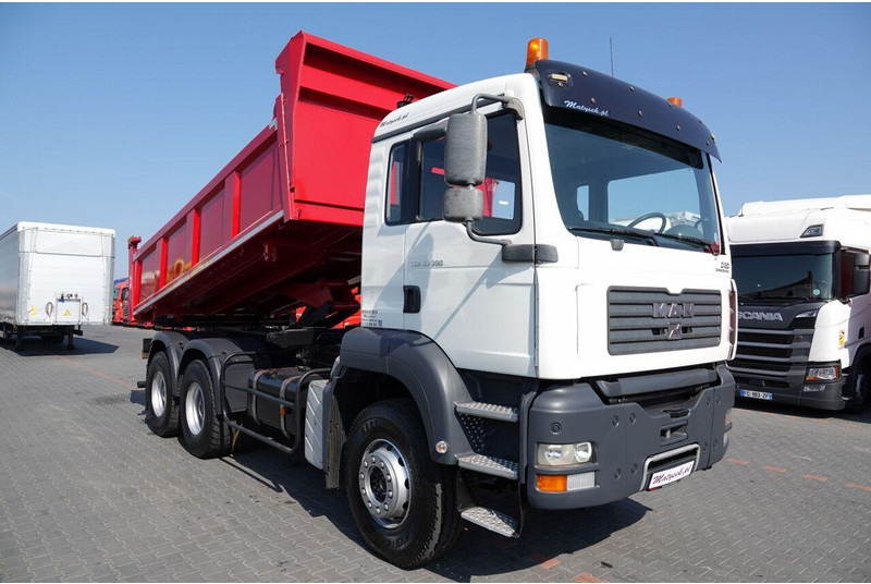 MAN TGA 33.390 / 6X4 / WYWROTKA 2 STRONNA / HYDROBURTA / MANUAL / SP - 翻斗车:图4 MAN TGA 33.390 / 6X4 / WYWROTKA 2 STRONNA / HYDROBURTA / MANUAL / SP - 翻斗车:图4