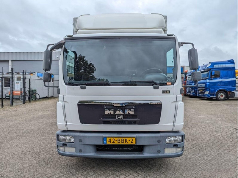 MAN TGL 12.250 - Horse transporter - 马匹运输车:图3 MAN TGL 12.250 - Horse transporter - 马匹运输车:图3