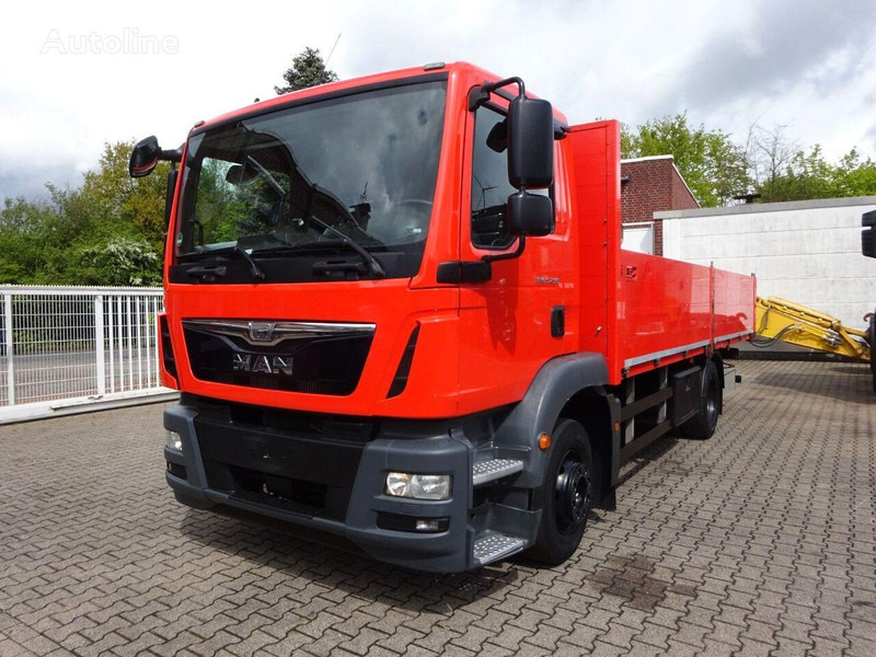 MAN TGM 15.250 Flatbed - 栏板式/ 平板卡车:图2 MAN TGM 15.250 Flatbed - 栏板式/ 平板卡车:图2