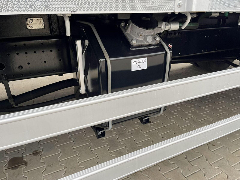 栏板式/ 平板卡车, 起重车 MAN TGM 18.250:图19 栏板式/ 平板卡车, 起重车 MAN TGM 18.250:图19