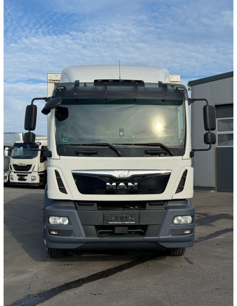 MAN TGM 18.290 L Beverage Truck + Tail Lift - 厢式卡车:图3 MAN TGM 18.290 L Beverage Truck + Tail Lift - 厢式卡车:图3