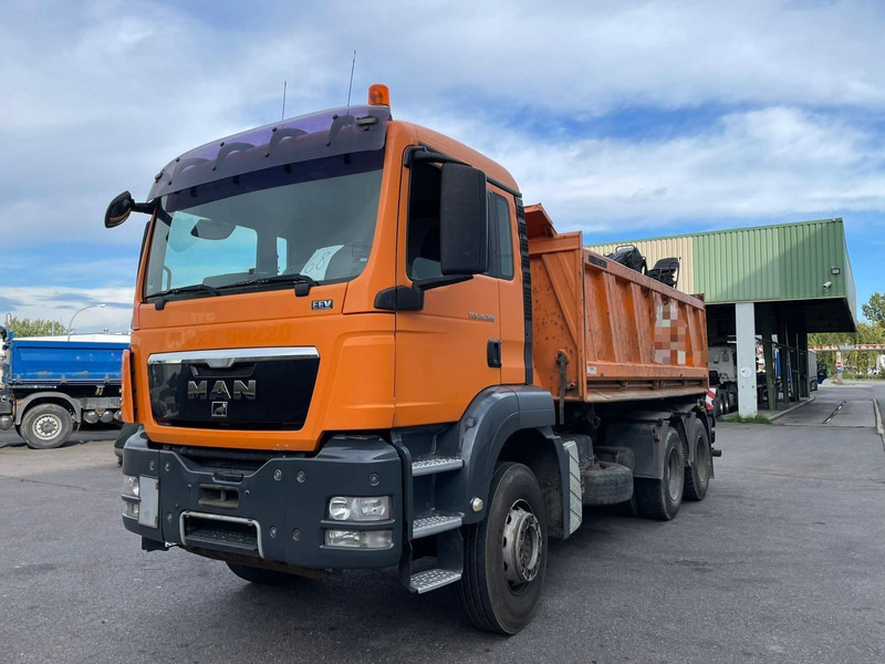 MAN TGS 26.360 Tipper + Crane Jonsered J 1090 - 翻斗车, 起重车:图1 MAN TGS 26.360 Tipper + Crane Jonsered J 1090 - 翻斗车, 起重车:图1