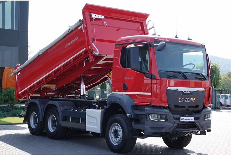 MAN TGS 33.440 / 6X4 / WYWROTKA 3 STRONNA / HYDROBURTA / BORDMATIC / - 翻斗车:图2 MAN TGS 33.440 / 6X4 / WYWROTKA 3 STRONNA / HYDROBURTA / BORDMATIC / - 翻斗车:图2