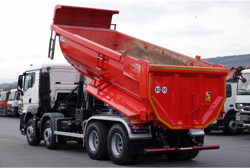 MAN TGS 35.430 / 8X4 / WYWROTKA TYLNOZSYPOWA / HYDROKLAPA / OPONY 10 - 翻斗车:图2 MAN TGS 35.430 / 8X4 / WYWROTKA TYLNOZSYPOWA / HYDROKLAPA / OPONY 10 - 翻斗车:图2