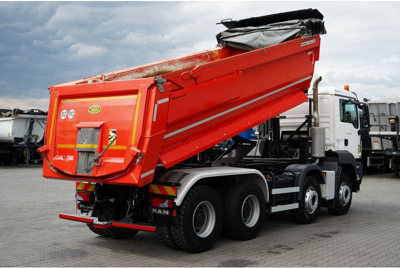 MAN TGS 35.460 / 8X4 / WYWROTKA TYLNOZSYPOWA / HYDROKLAPA / 2018 ROK - 翻斗车:图4 MAN TGS 35.460 / 8X4 / WYWROTKA TYLNOZSYPOWA / HYDROKLAPA / 2018 ROK - 翻斗车:图4