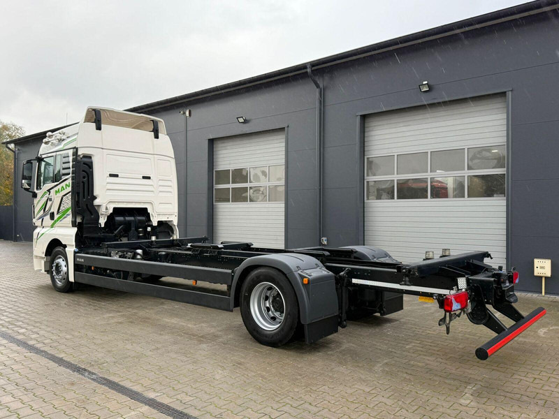 MAN TGX 18.470 // Przebieg 252 tyś. km !!! // Ciężarówka jak nowa // - 驾驶室底盘卡车:图3 MAN TGX 18.470 // Przebieg 252 tyś. km !!! // Ciężarówka jak nowa // - 驾驶室底盘卡车:图3