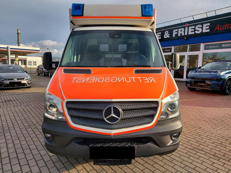 Mercedes-Benz 519 CDI Ambulance - 救护车:图2 Mercedes-Benz 519 CDI Ambulance - 救护车:图2