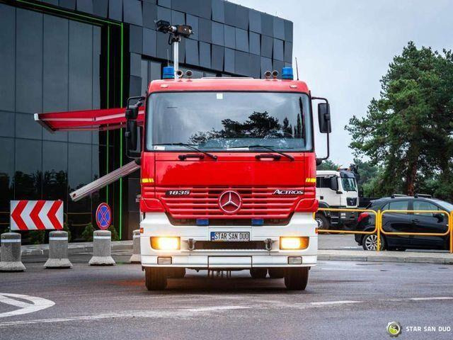 Mercedes-Benz ACTROS 1835 4x2 ZIEGLER FIRE BRIGADE - 消防车:图3 Mercedes-Benz ACTROS 1835 4x2 ZIEGLER FIRE BRIGADE - 消防车:图3