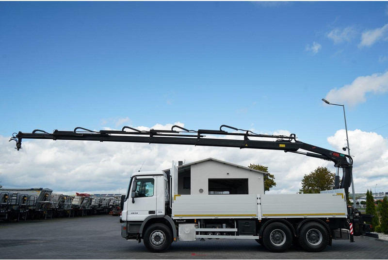 Mercedes-Benz ACTROS 2636 / 6x4 / SKRZYNIOWY 6,5 M + HDS HIAB / MOCNA PODŁOGA - 栏板式/ 平板卡车, 起重车:图3 Mercedes-Benz ACTROS 2636 / 6x4 / SKRZYNIOWY 6,5 M + HDS HIAB / MOCNA PODŁOGA - 栏板式/ 平板卡车, 起重车:图3