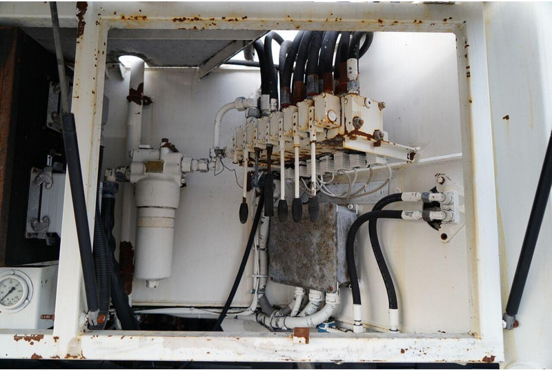 混凝土泵车 Mercedes-Benz ACTROS 2636 / POMPA SERMAC 5Z37 / 37  METRÓW / STEROWANIE RADIOW：图15