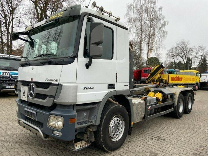 Mercedes-Benz ACTROS 2644 - 吊钩升降车:图2 Mercedes-Benz ACTROS 2644 - 吊钩升降车:图2