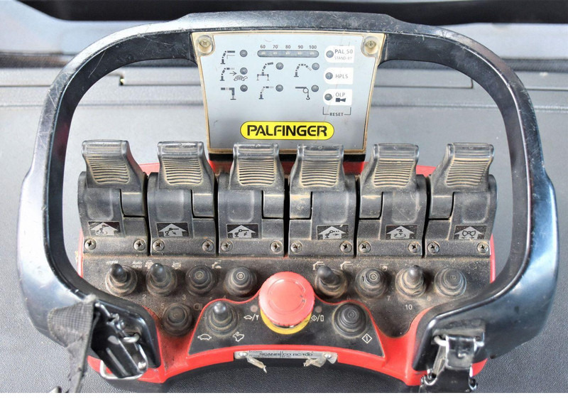 Mercedes-Benz ACTROS 3241 租赁 Mercedes-Benz ACTROS 3241：图12