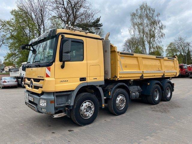 Mercedes-Benz ACTROS 3244 MP3 - 翻斗车:图3 Mercedes-Benz ACTROS 3244 MP3 - 翻斗车:图3
