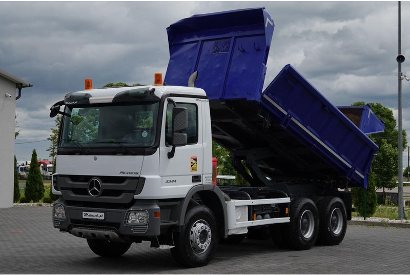 Mercedes-Benz ACTROS 3344 / 6x4 / WYWROTKA 2 STR / BORDMATIC / HYDROBURTA / HY - 翻斗车:图2 Mercedes-Benz ACTROS 3344 / 6x4 / WYWROTKA 2 STR / BORDMATIC / HYDROBURTA / HY - 翻斗车:图2