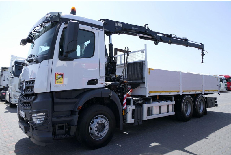 Mercedes-Benz AROCS 2633 - 栏板式/ 平板卡车, 起重车:图2 Mercedes-Benz AROCS 2633 - 栏板式/ 平板卡车, 起重车:图2