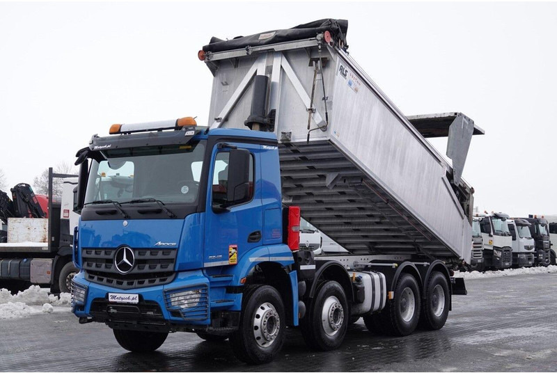Mercedes-Benz AROCS 3243 / 8x4 / WYWROTKA 20m3 / TYLNOZSYP / EURO 6 / OPONY 10 - 翻斗车:图1 Mercedes-Benz AROCS 3243 / 8x4 / WYWROTKA 20m3 / TYLNOZSYP / EURO 6 / OPONY 10 - 翻斗车:图1