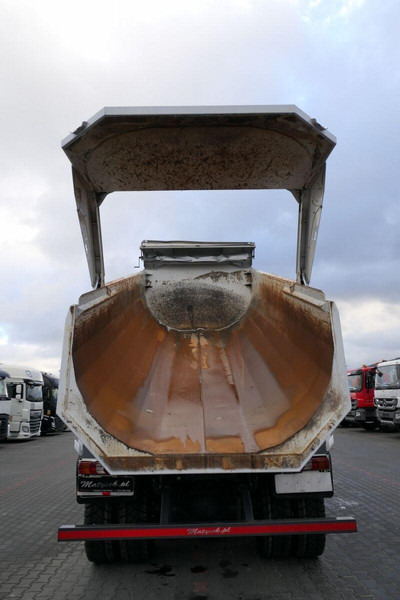 Mercedes-Benz AROCS 3246 / 8x4 / WYWROTKA / TYLNOZSYP / EURO 6 / OPONY 100 % - 翻斗车:图4 Mercedes-Benz AROCS 3246 / 8x4 / WYWROTKA / TYLNOZSYP / EURO 6 / OPONY 100 % - 翻斗车:图4