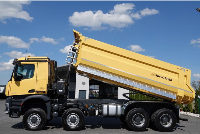 Mercedes-Benz AROCS 4145 / 8x8 / WYWROTKA TYLNOZSYPOWA / KH KIPPER / EURO 6 - 翻斗车:图3 Mercedes-Benz AROCS 4145 / 8x8 / WYWROTKA TYLNOZSYPOWA / KH KIPPER / EURO 6 - 翻斗车:图3