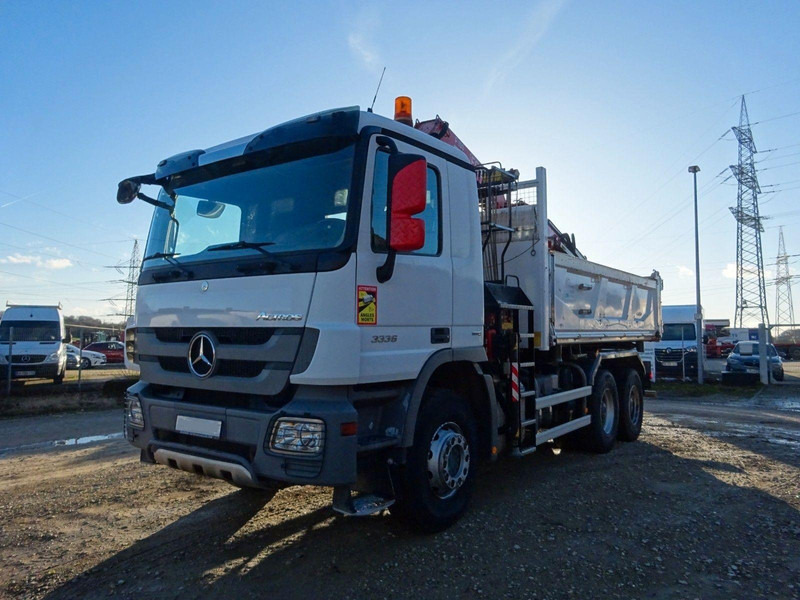 Mercedes-Benz Actros 3336 6x4 Three sided Tipper + Crane FASSI F155A.0.22 - 翻斗车, 起重车:图1 Mercedes-Benz Actros 3336 6x4 Three sided Tipper + Crane FASSI F155A.0.22 - 翻斗车, 起重车:图1