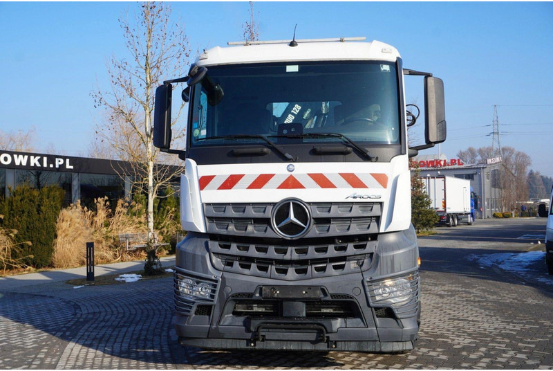 Mercedes-Benz Arocs 1833 3-Way Tipper Crane HIAB X-DUO 128 B - 翻斗车, 起重车:图4 Mercedes-Benz Arocs 1833 3-Way Tipper Crane HIAB X-DUO 128 B - 翻斗车, 起重车:图4