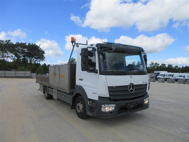 Mercedes-Benz Atego 1224 LNR - 栏板式/ 平板卡车, 起重车:图1 Mercedes-Benz Atego 1224 LNR - 栏板式/ 平板卡车, 起重车:图1