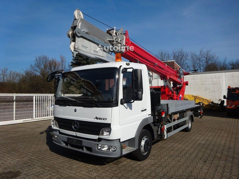 Mercedes-Benz Atego 818 - 栏板式/ 平板卡车, 起重车:图1 Mercedes-Benz Atego 818 - 栏板式/ 平板卡车, 起重车:图1