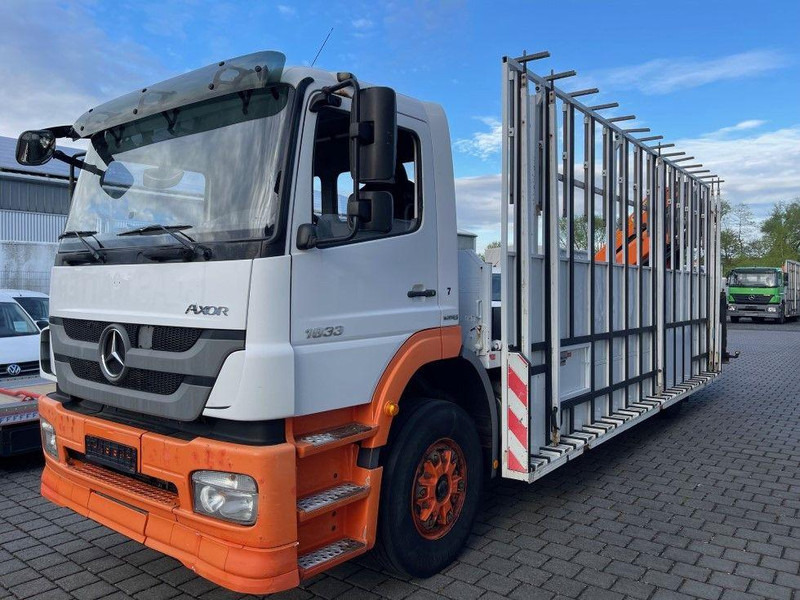 Mercedes-Benz Axor 1833 - 栏板式/ 平板卡车, 起重车:图1 Mercedes-Benz Axor 1833 - 栏板式/ 平板卡车, 起重车:图1