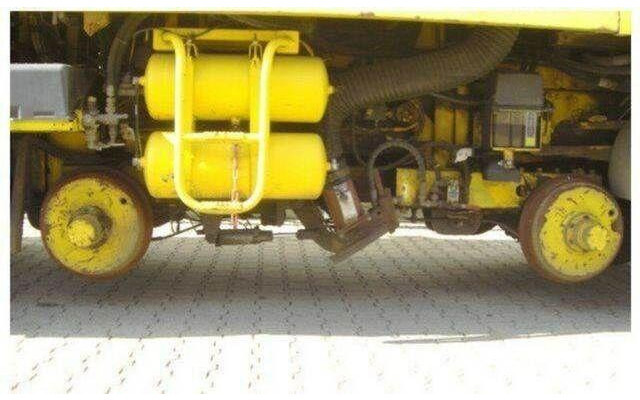 Mercedes-Benz SK 1820 4x2 Schienenreinigungs Kehrmaschine RAIL - 道路清扫机:图2 Mercedes-Benz SK 1820 4x2 Schienenreinigungs Kehrmaschine RAIL - 道路清扫机:图2