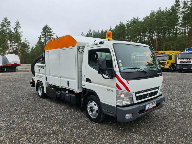 Mitsubishi CANTER Szippantóskocsi - 真空车:图1 Mitsubishi CANTER Szippantóskocsi - 真空车:图1