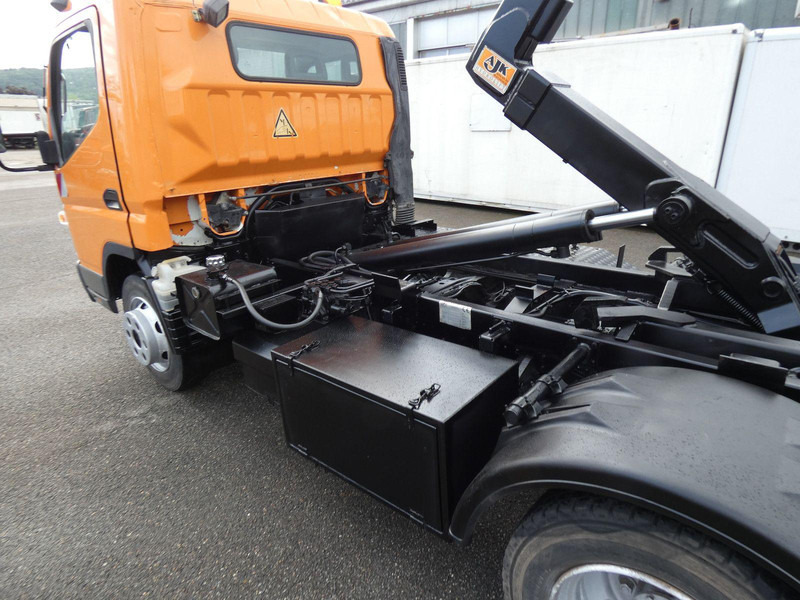 Mitsubishi Canter Fuso Abrollkipper - 栏板式/ 平板卡车, 起重车:图5 Mitsubishi Canter Fuso Abrollkipper - 栏板式/ 平板卡车, 起重车:图5