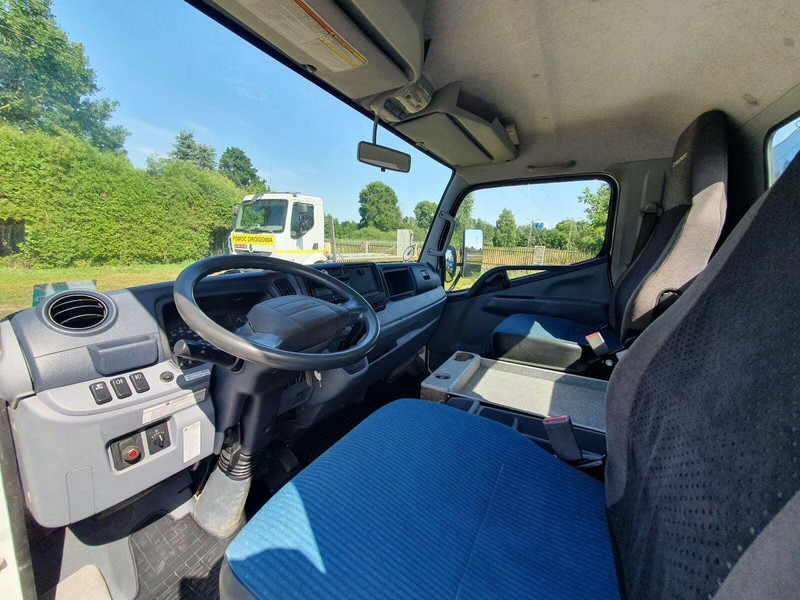 Mitsubishi Fuso Canter 7C15 - Flatbed truck + crane - 栏板式/ 平板卡车, 起重车:图5 Mitsubishi Fuso Canter 7C15 - Flatbed truck + crane - 栏板式/ 平板卡车, 起重车:图5