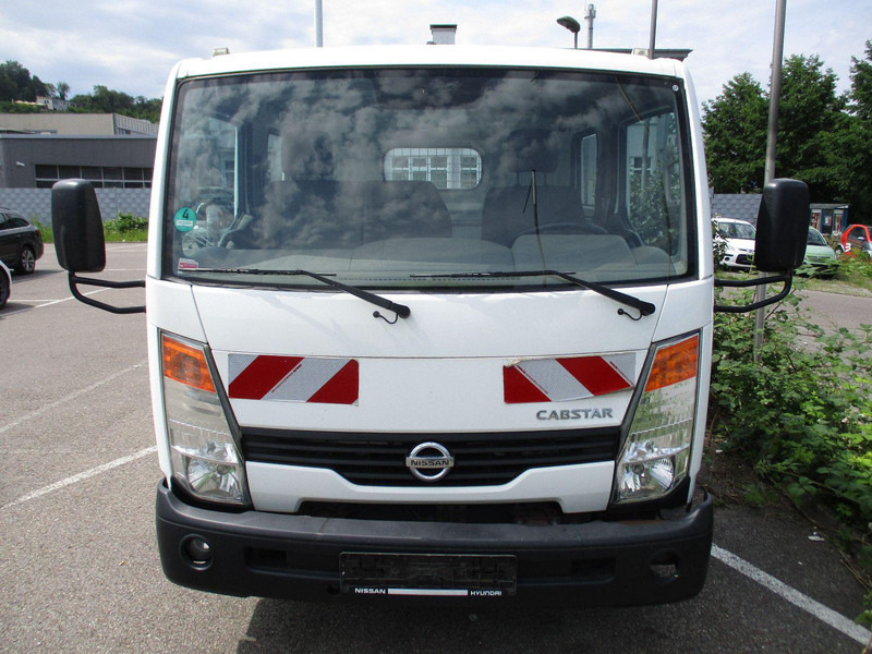 Nissan Cabstar Cabstar 35.XX Doppelkabine - 栏板式/ 平板卡车:图4 Nissan Cabstar Cabstar 35.XX Doppelkabine - 栏板式/ 平板卡车:图4