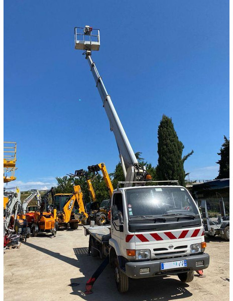 Nissan Cabstar Lifting basket 22 m - 小型货车:图1 Nissan Cabstar Lifting basket 22 m - 小型货车:图1