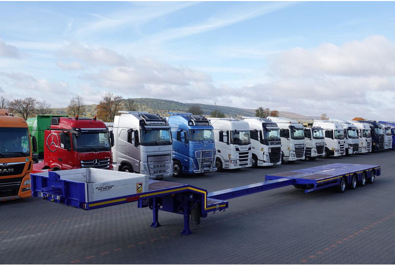 Nooteboom NISKOPODWOZIE / ROZCIĄGANA / 4 OSIOWA / OSIE SKRĘTNE / SAF - 低装载半拖车:图1 Nooteboom NISKOPODWOZIE / ROZCIĄGANA / 4 OSIOWA / OSIE SKRĘTNE / SAF - 低装载半拖车:图1