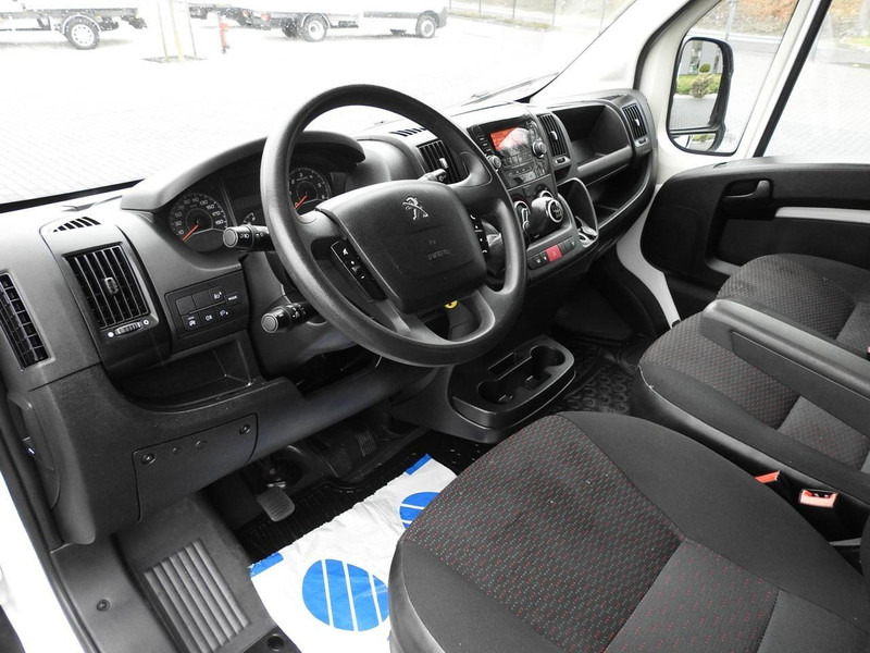 Peugeot BOXER SKRZYNIA PODWÓJNA KABINA DOKA 7 MIEJSC TEMPOMAT KLIMATYZAC - 平板货车, 康比货车:图2 Peugeot BOXER SKRZYNIA PODWÓJNA KABINA DOKA 7 MIEJSC TEMPOMAT KLIMATYZAC - 平板货车, 康比货车:图2