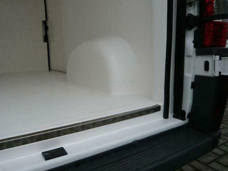 Peugeot Boxer BlueHDI 35 L2H2 Hűtős furgon Frigosoft 4500 - 冷藏货车:图2 Peugeot Boxer BlueHDI 35 L2H2 Hűtős furgon Frigosoft 4500 - 冷藏货车:图2