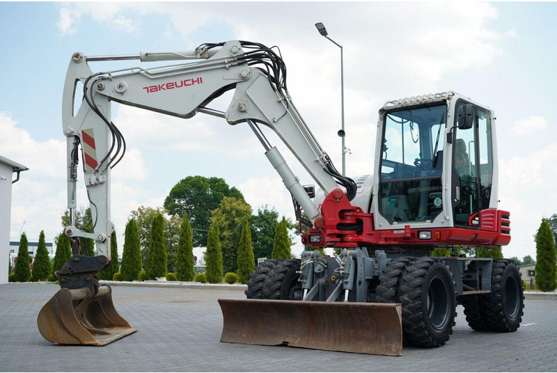 Takeuchi TB 295 W / KOPARKA KOŁOWA / 2016 ROK / PO KONTRAKCIE SERWISOWYM - 轮式挖掘机:图1 Takeuchi TB 295 W / KOPARKA KOŁOWA / 2016 ROK / PO KONTRAKCIE SERWISOWYM - 轮式挖掘机:图1